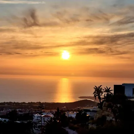 Villa With Sea And Mountain Views, Private Pool, Garden, 3 Bedrooms In Tala Paphos Exterior photo
