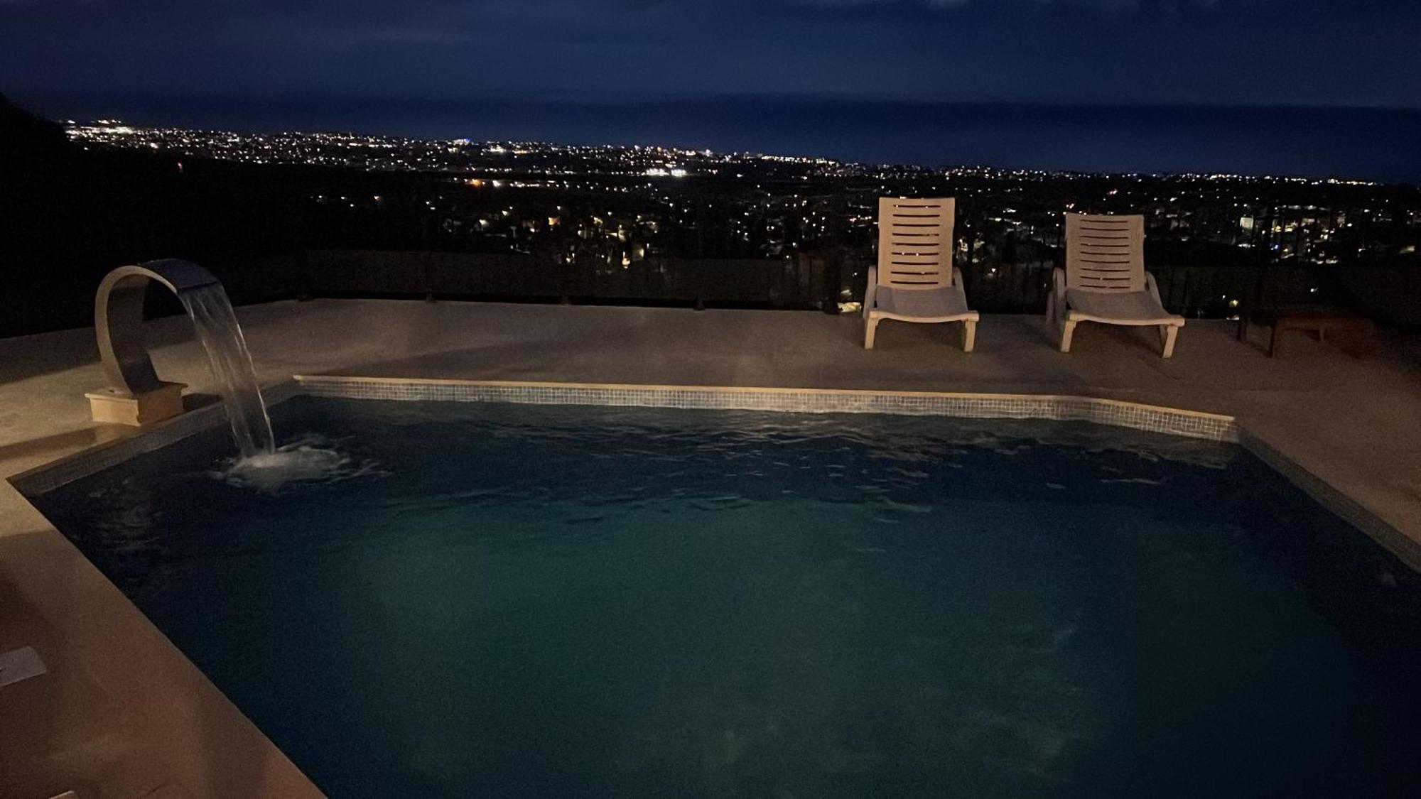 Dom wakacyjny With Sea And Mountain Views, Private Pool, Garden, 3 Bedrooms In Tala Pafos