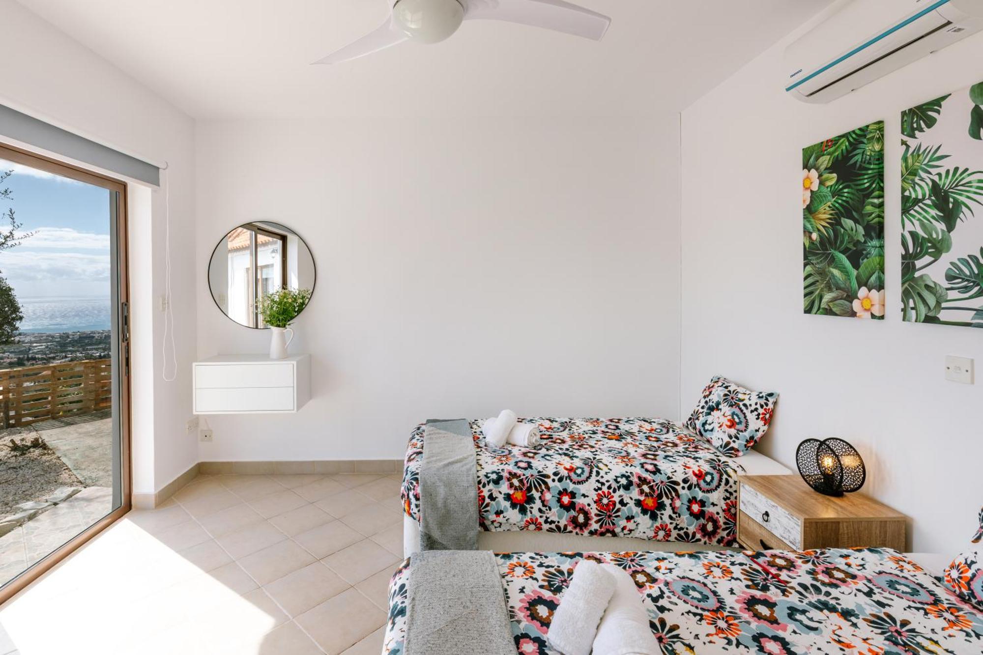 With Sea And Mountain Views, Private Pool, Garden, 3 Bedrooms In Tala Dom wakacyjny *