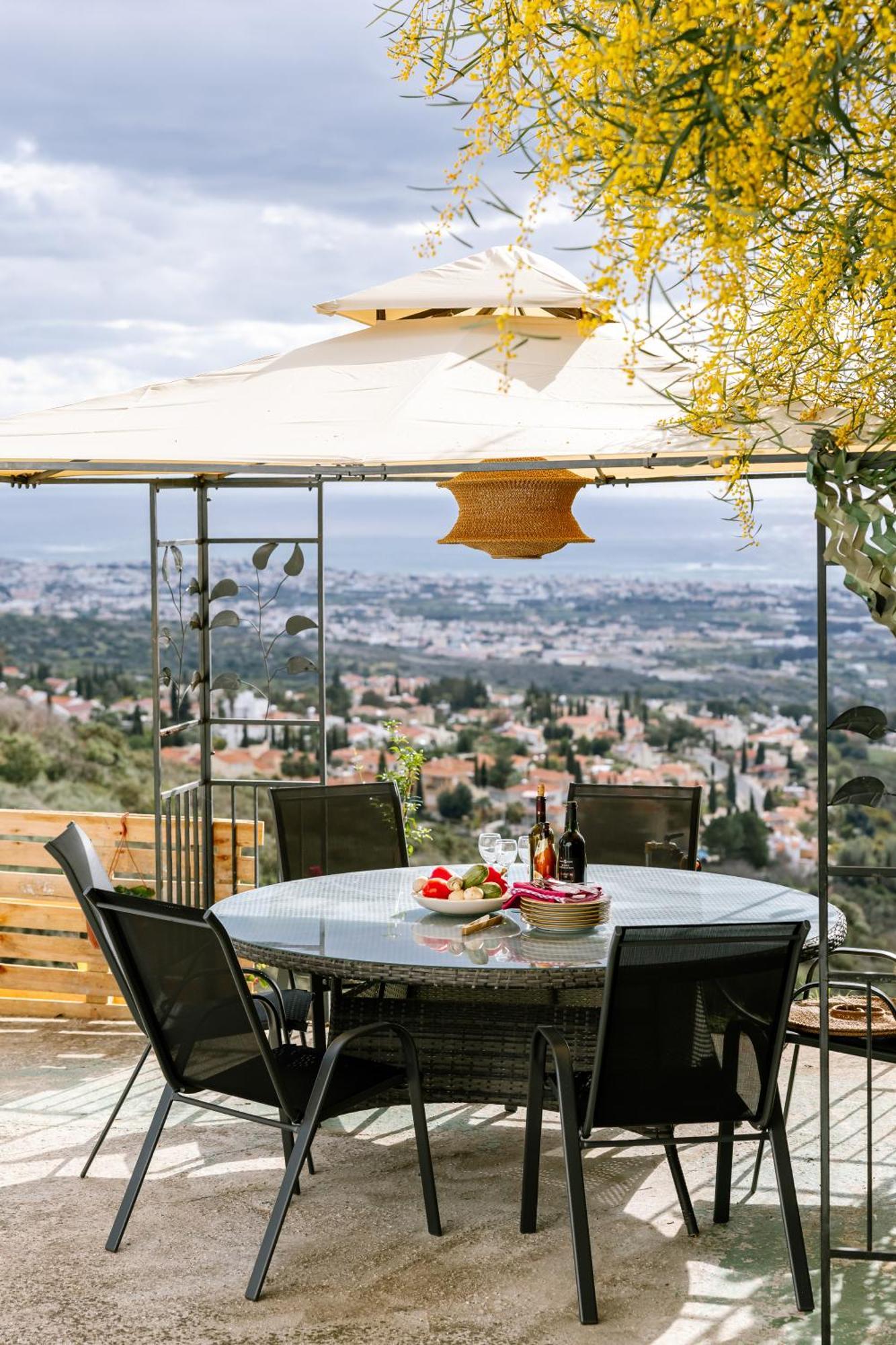 With Sea And Mountain Views, Private Pool, Garden, 3 Bedrooms In Tala *