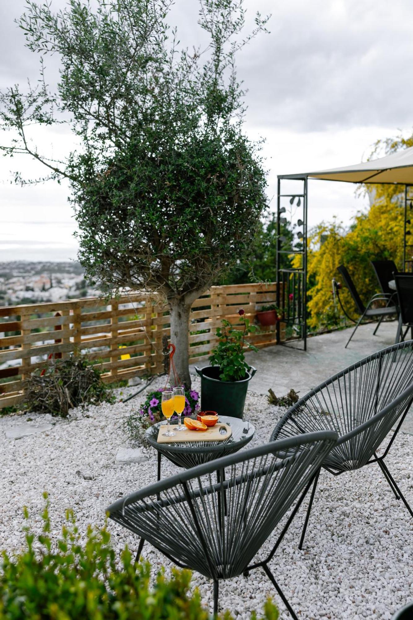 With Sea And Mountain Views, Private Pool, Garden, 3 Bedrooms In Tala Dom wakacyjny Pafos