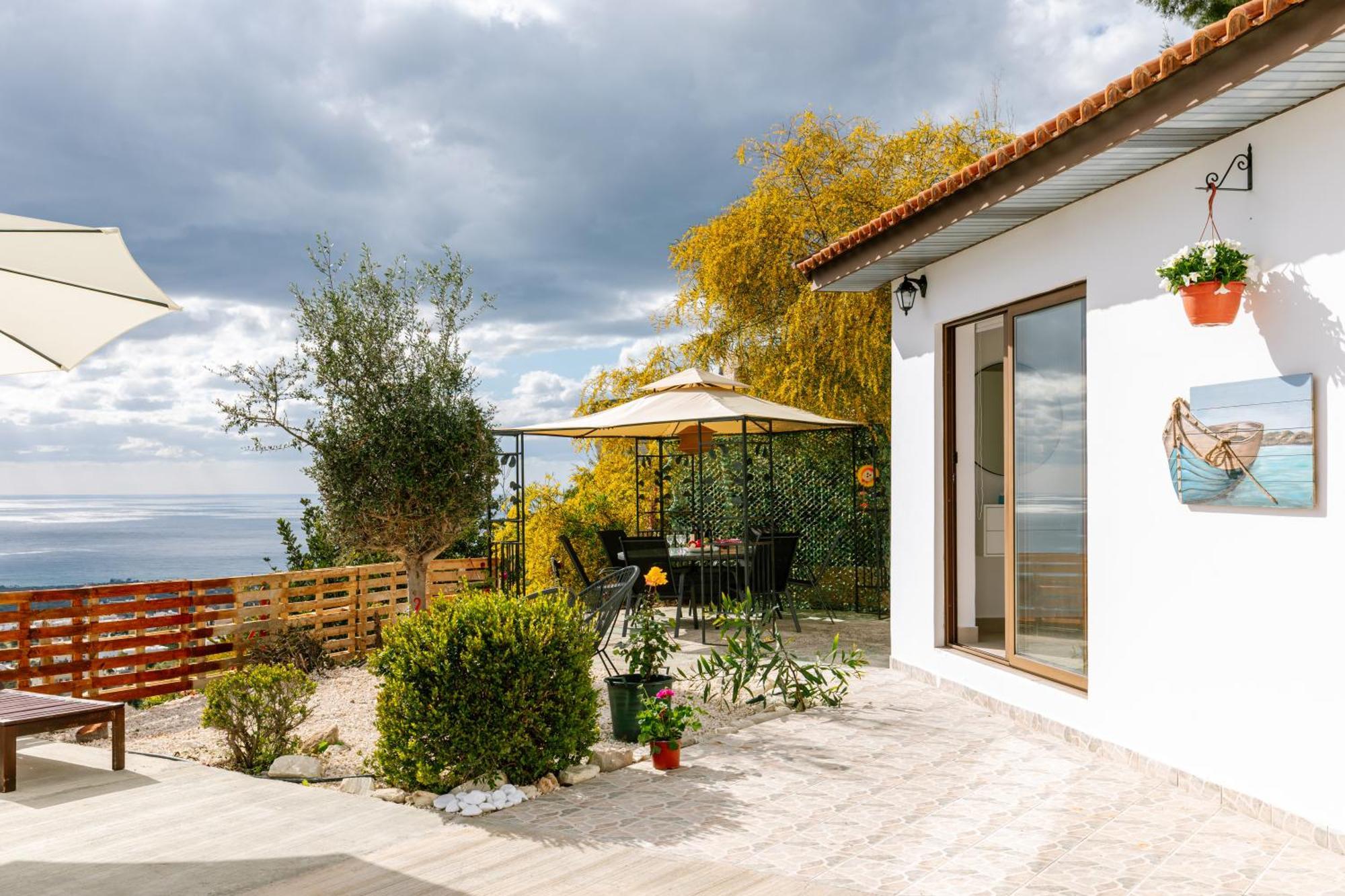 With Sea And Mountain Views, Private Pool, Garden, 3 Bedrooms In Tala Paphos