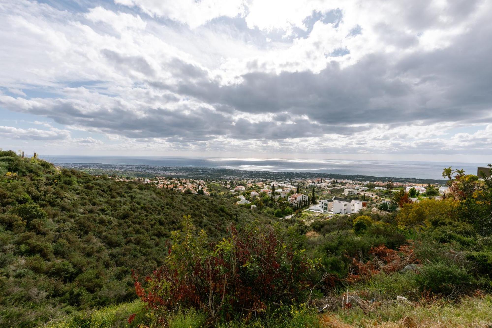 Dom wakacyjny With Sea And Mountain Views, Private Pool, Garden, 3 Bedrooms In Tala Pafos