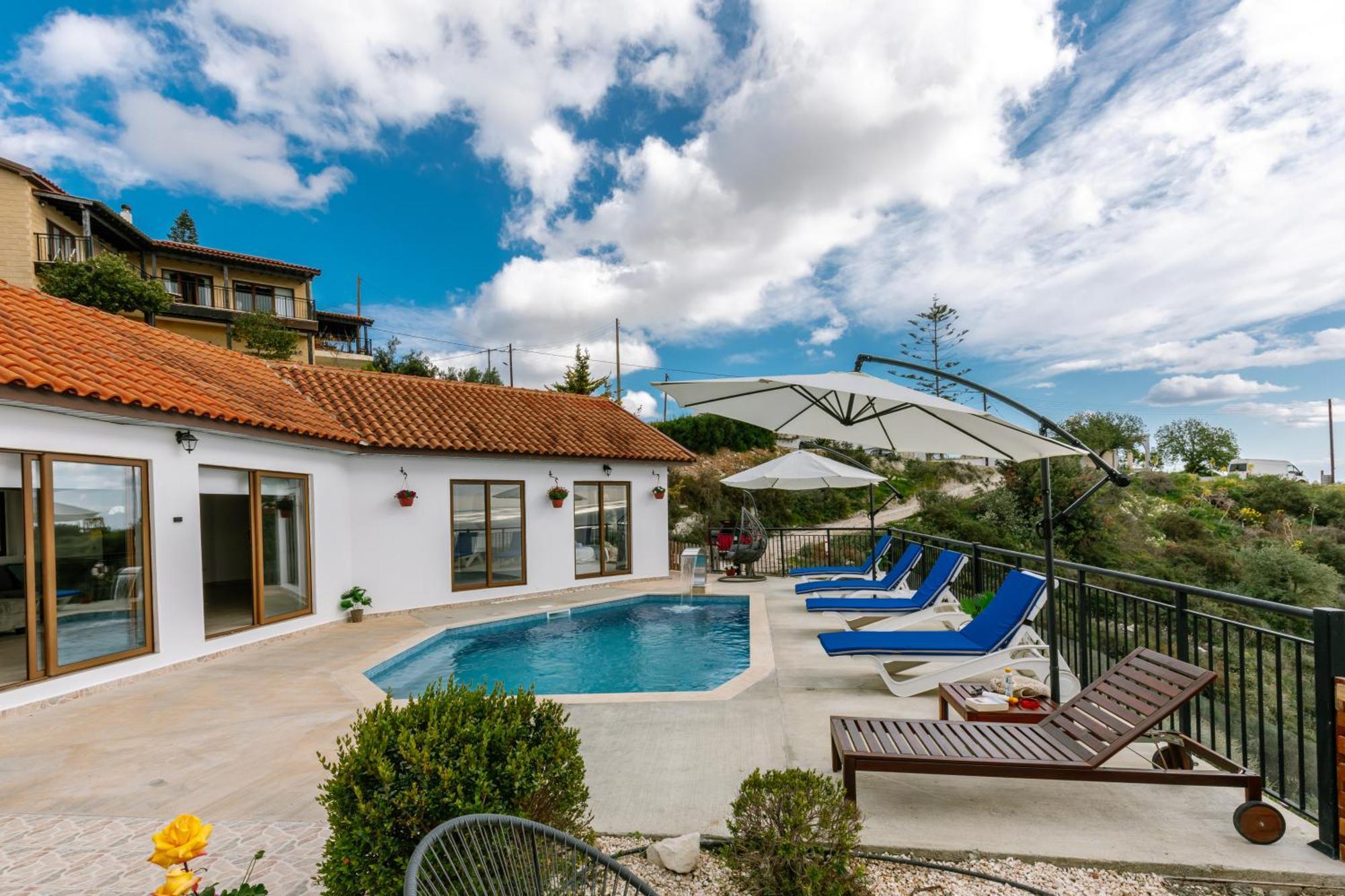 With Sea And Mountain Views, Private Pool, Garden, 3 Bedrooms In Tala Dom wakacyjny Pafos