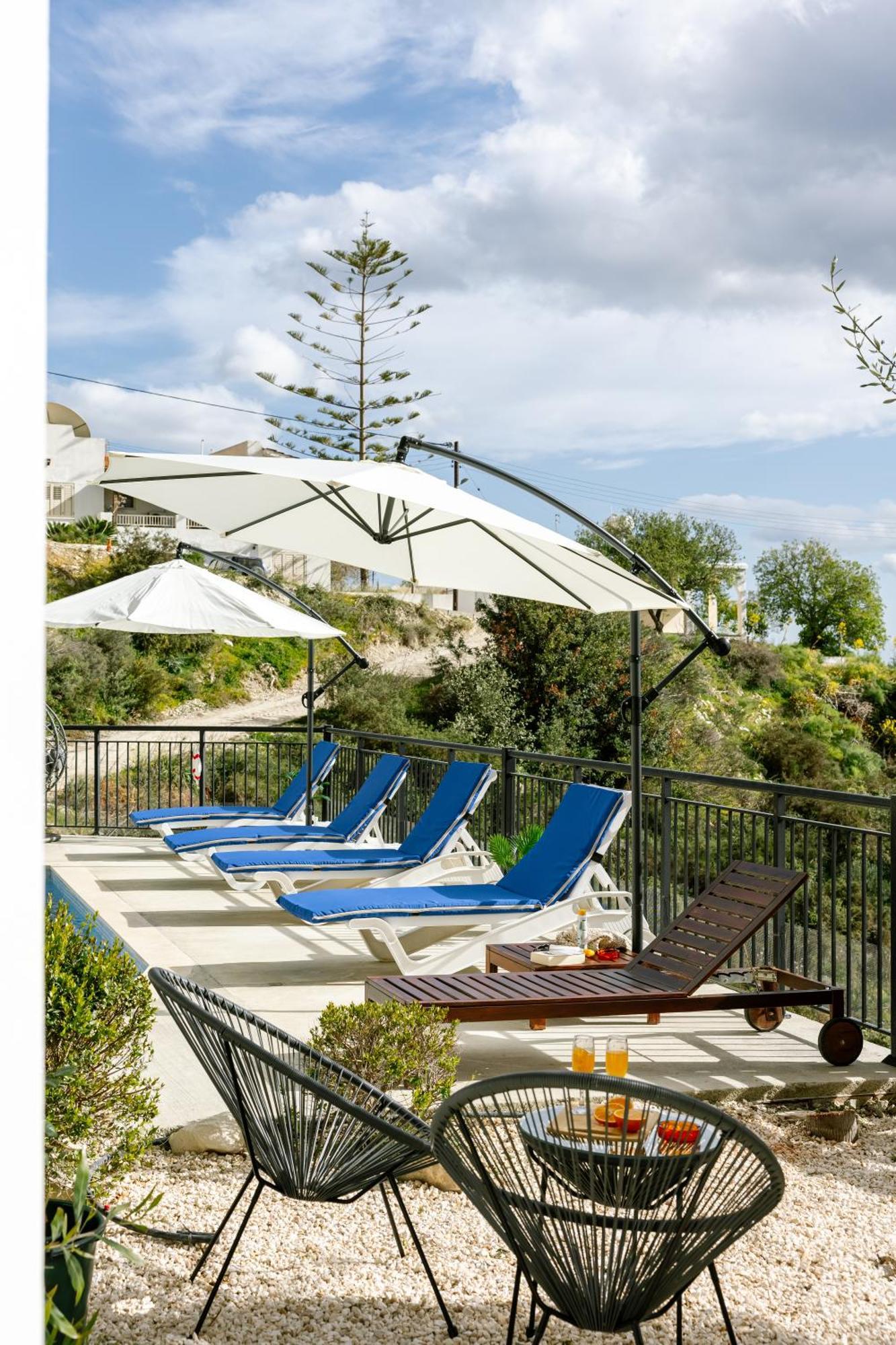 With Sea And Mountain Views, Private Pool, Garden, 3 Bedrooms In Tala * Pafos