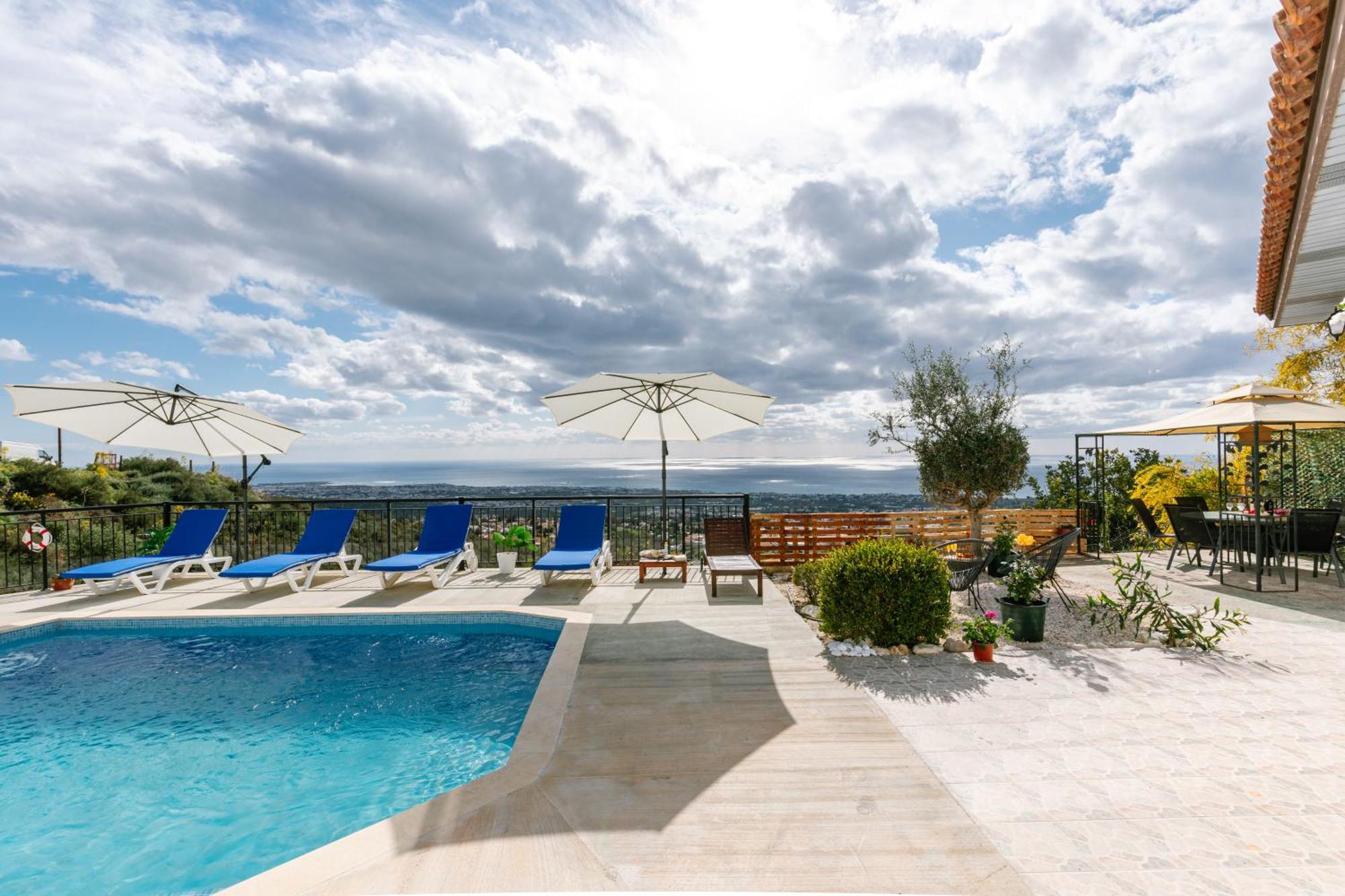 With Sea And Mountain Views, Private Pool, Garden, 3 Bedrooms In Tala Dom wakacyjny
