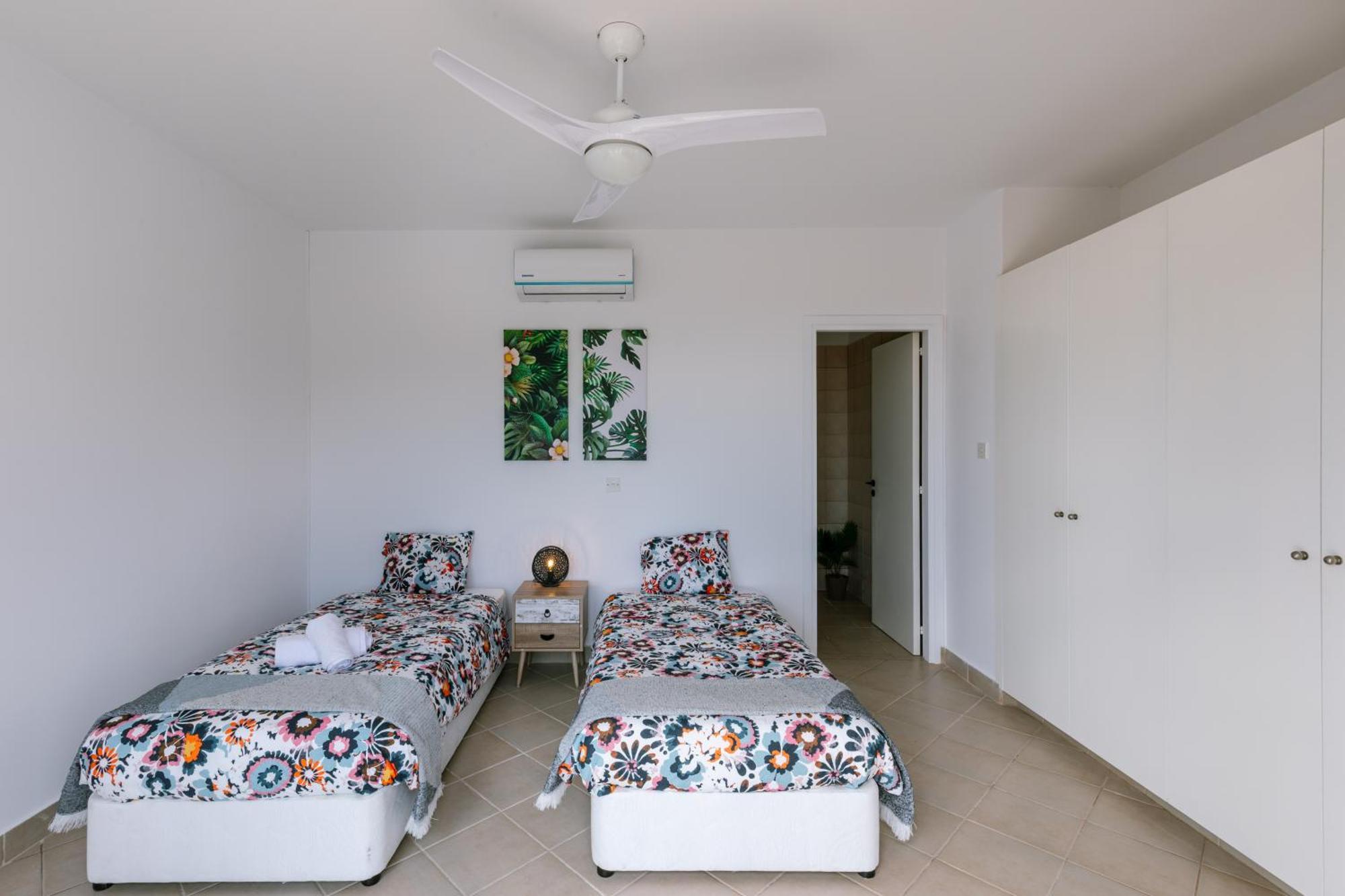 With Sea And Mountain Views, Private Pool, Garden, 3 Bedrooms In Tala